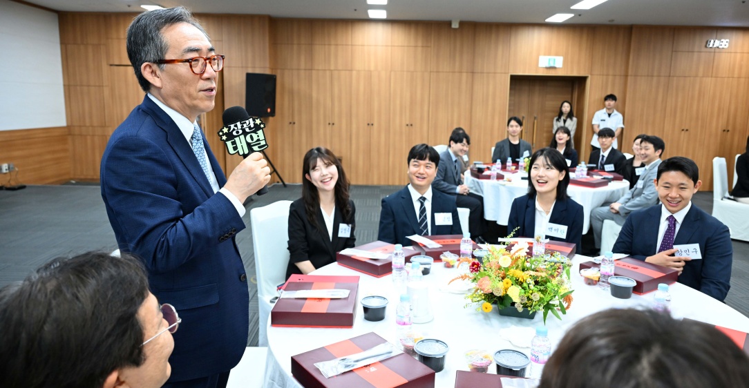 조태열 장관, 외교관후보자 교육생과 오찬 간담회 개최